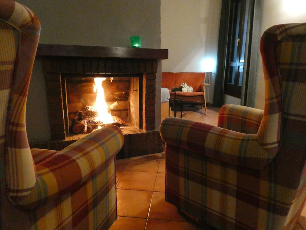 Hospederia De Loarre Hotel Exterior photo