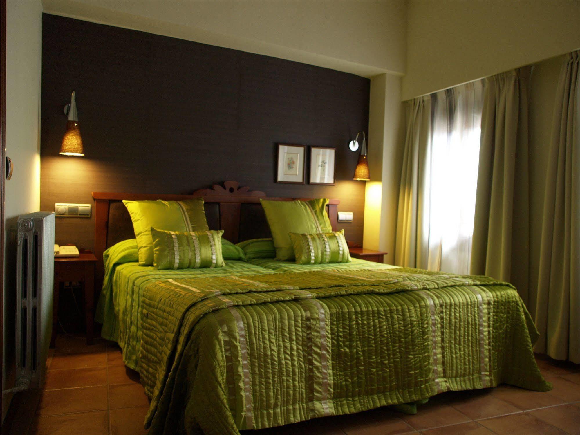 Hospederia De Loarre Hotel Exterior photo